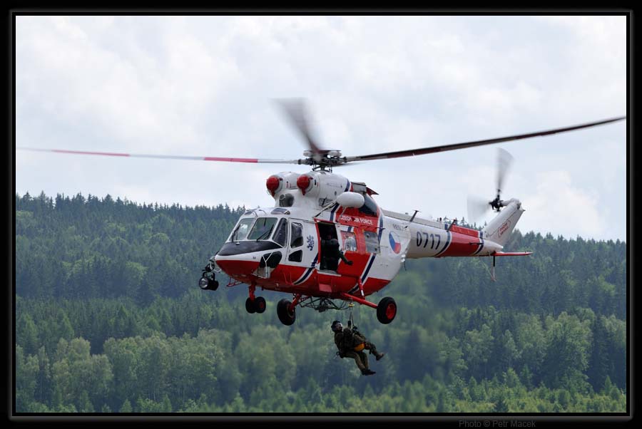 Vrtulník PZL W-3A Sokol v záchranné akci